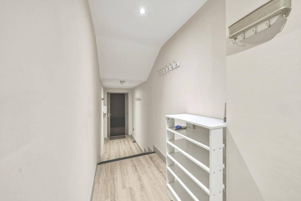 Property photo 3 of 32 Hallway