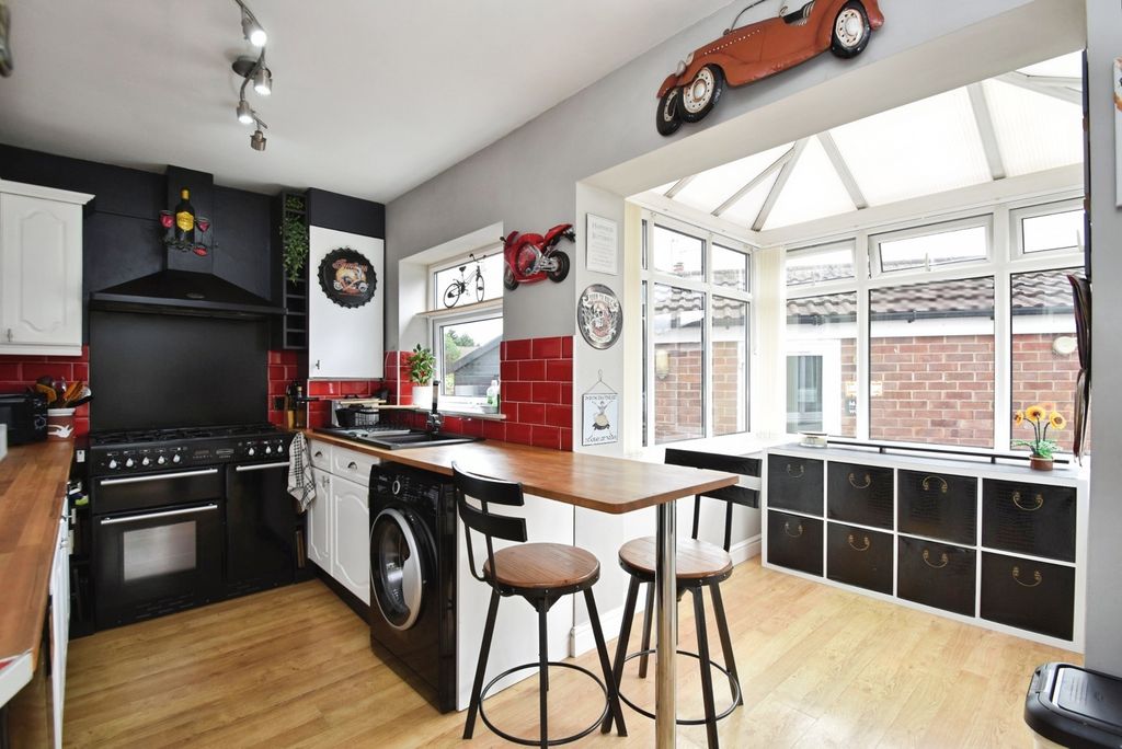 Property photo 2 of 35 Pbox-Img.Jpg