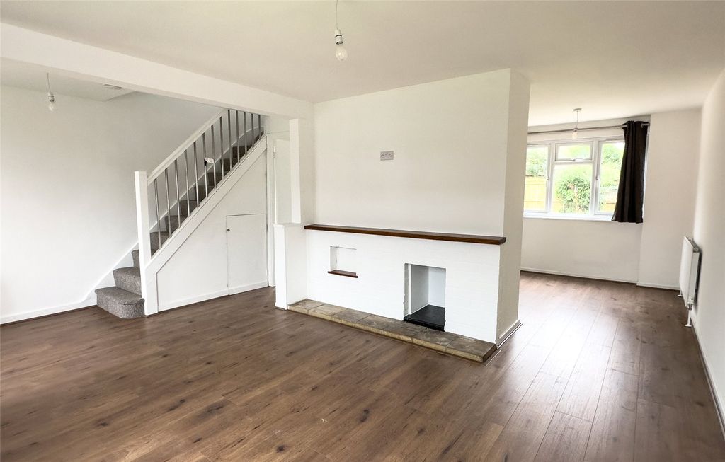 Property photo 2 of 21 Living Room