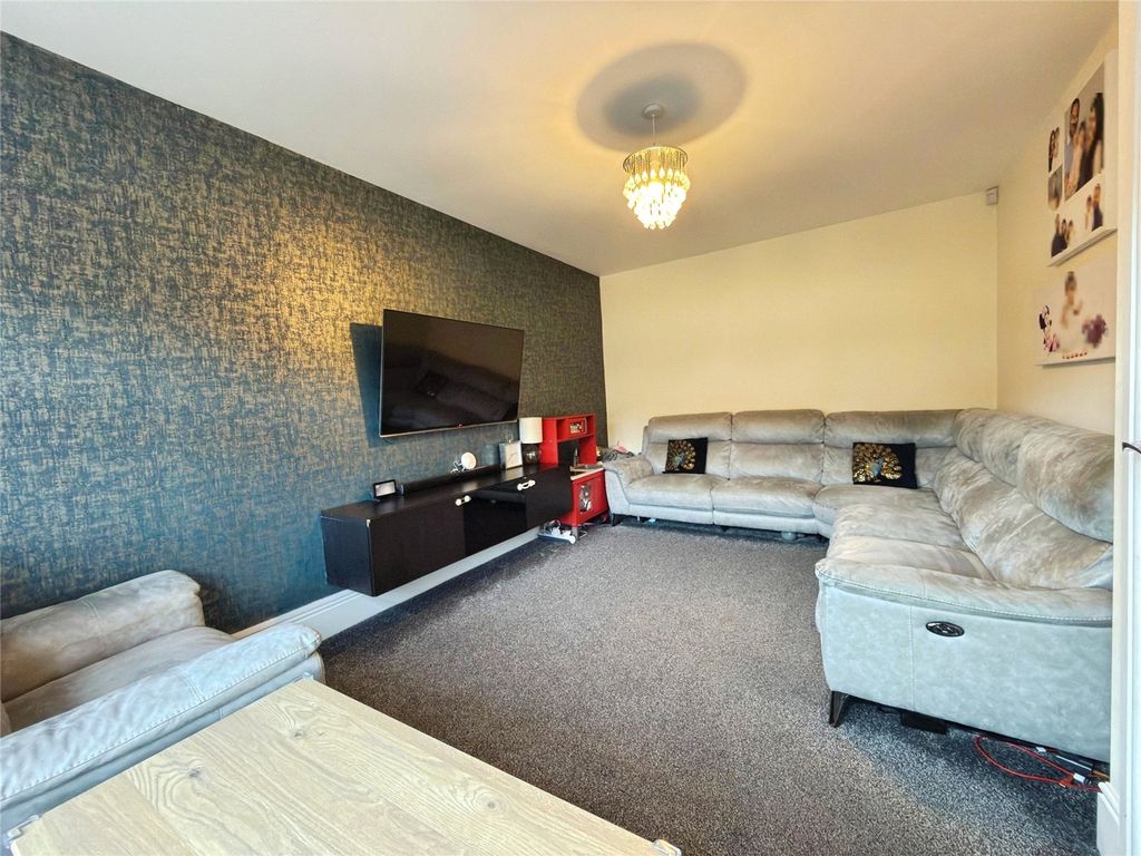 Property photo 3 of 13 Picture 3