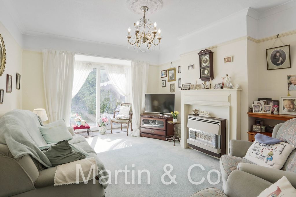 Property photo 2 of 16 1689127069 - 58 Ash Road, Sm3 - 5