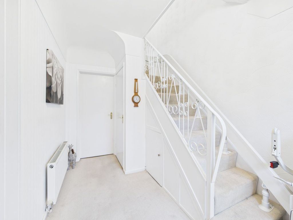 Property photo 2 of 26