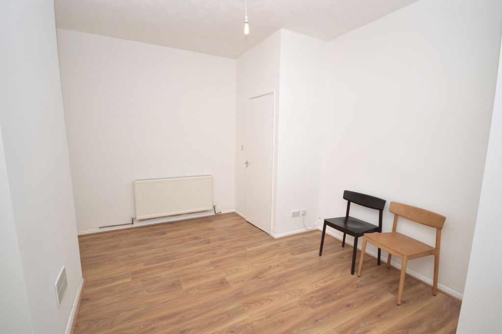 Property photo 2 of 8 2