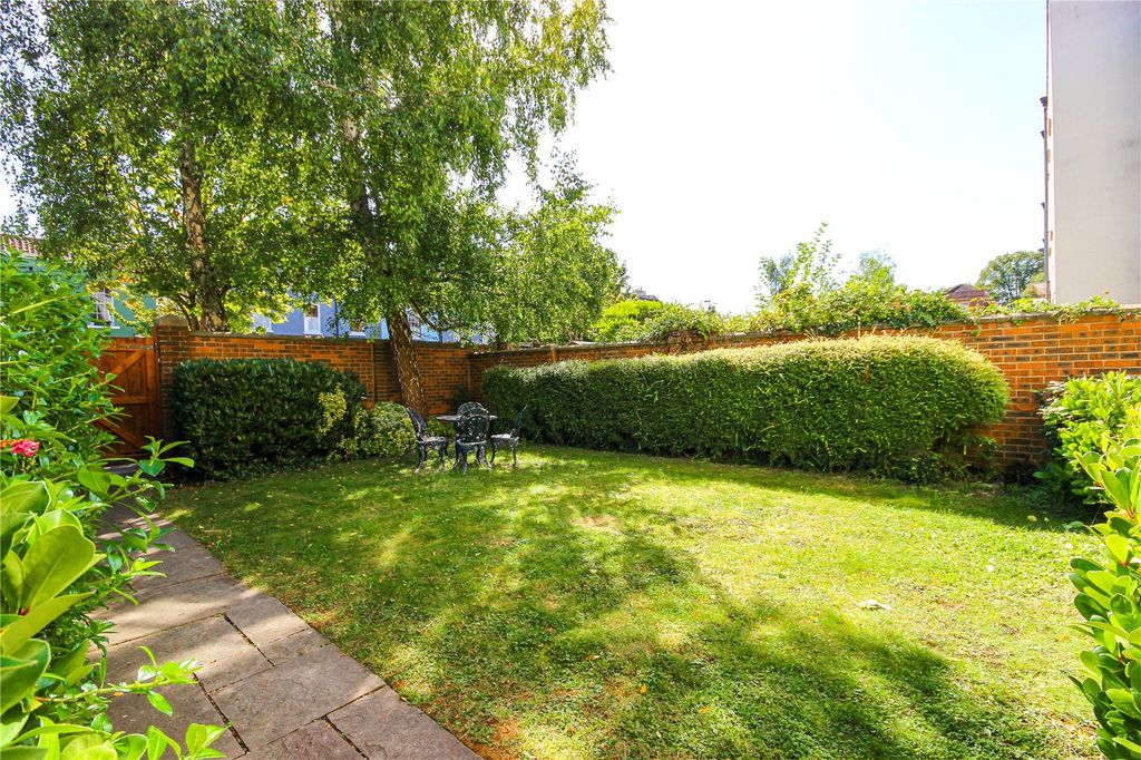 Property photo 2 of 16 Picture No. 02