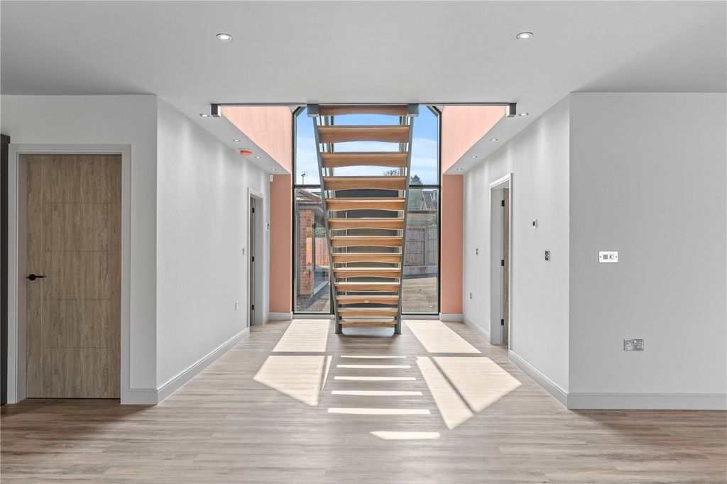 Property photo 3 of 26 Picture No. 29