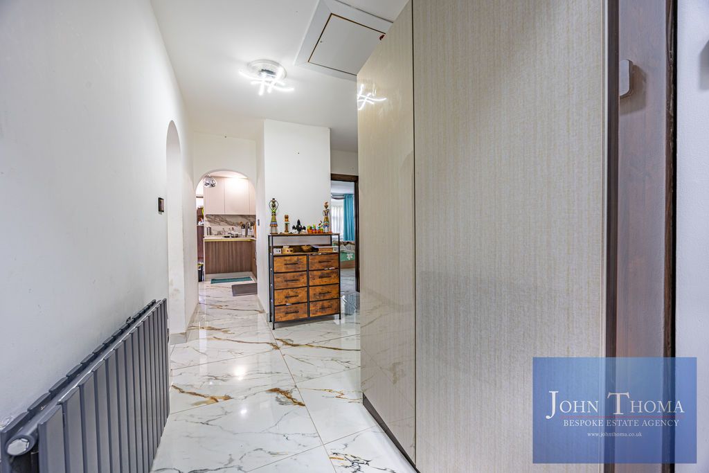 Property photo 3 of 19 Photo 3