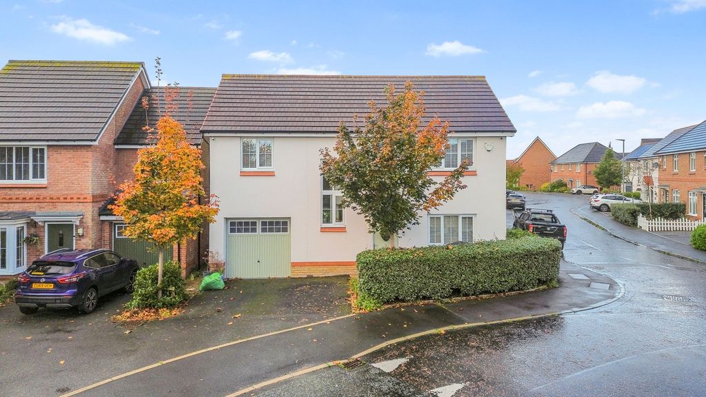 Property photo 1 of 53