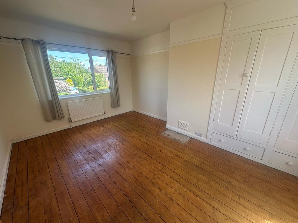 Property photo 3 of 5 Front