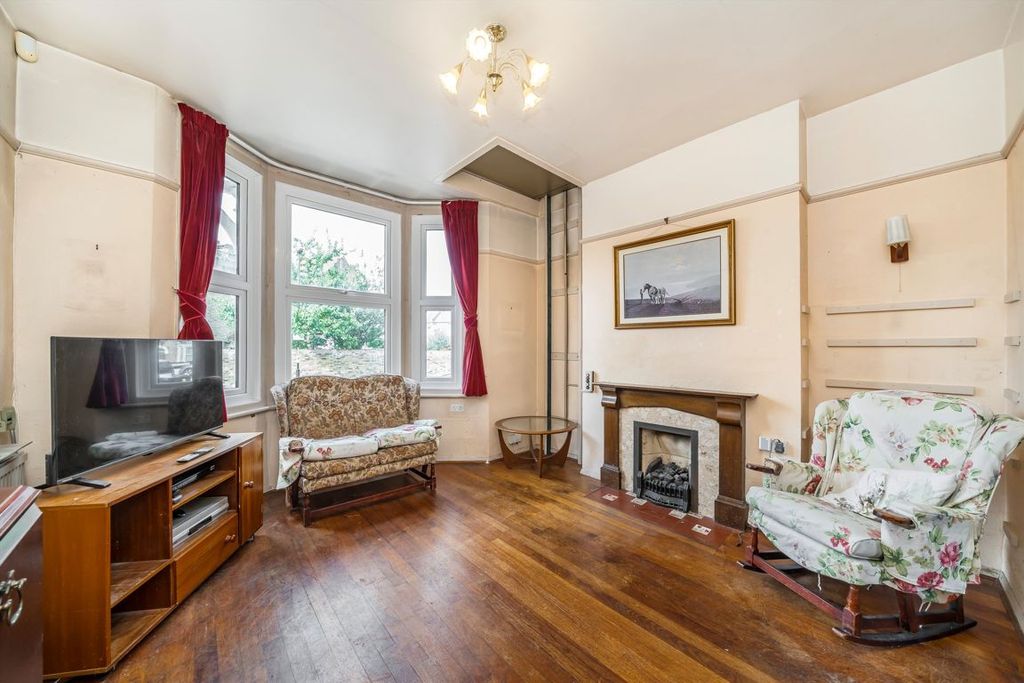 Property photo 2 of 7