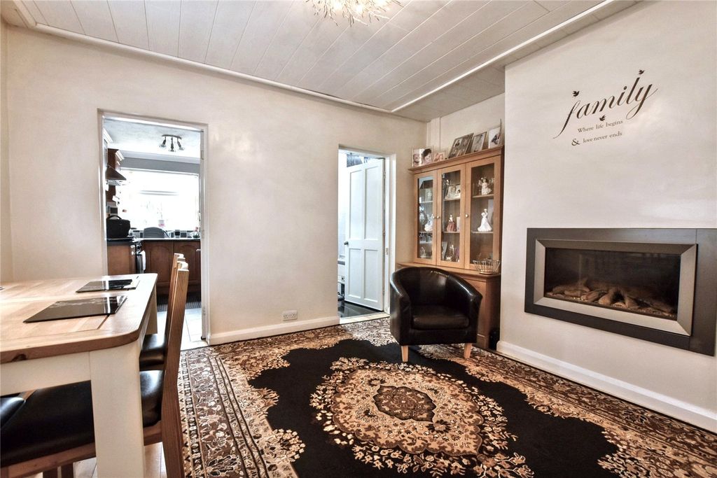 Property photo 3 of 14 Picture 3