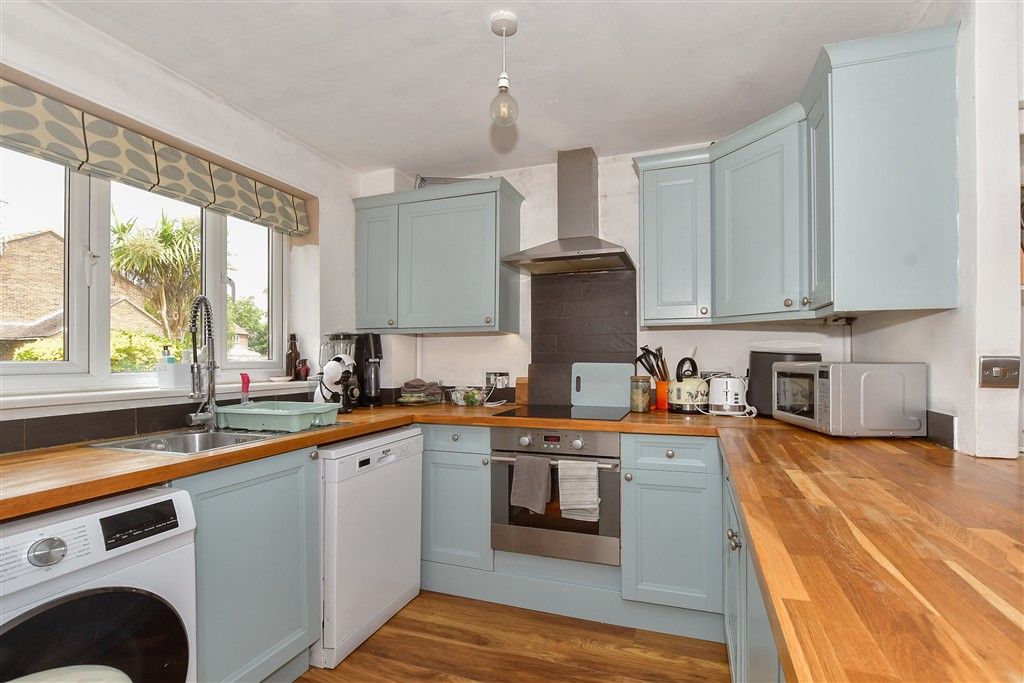 Property photo 2 of 10 Lounge/ Kitchen