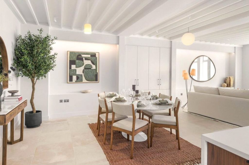 Property photo 3 of 11 Picture No. 01