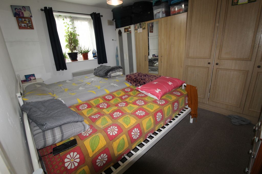 Property photo 2 of 5 Gallery