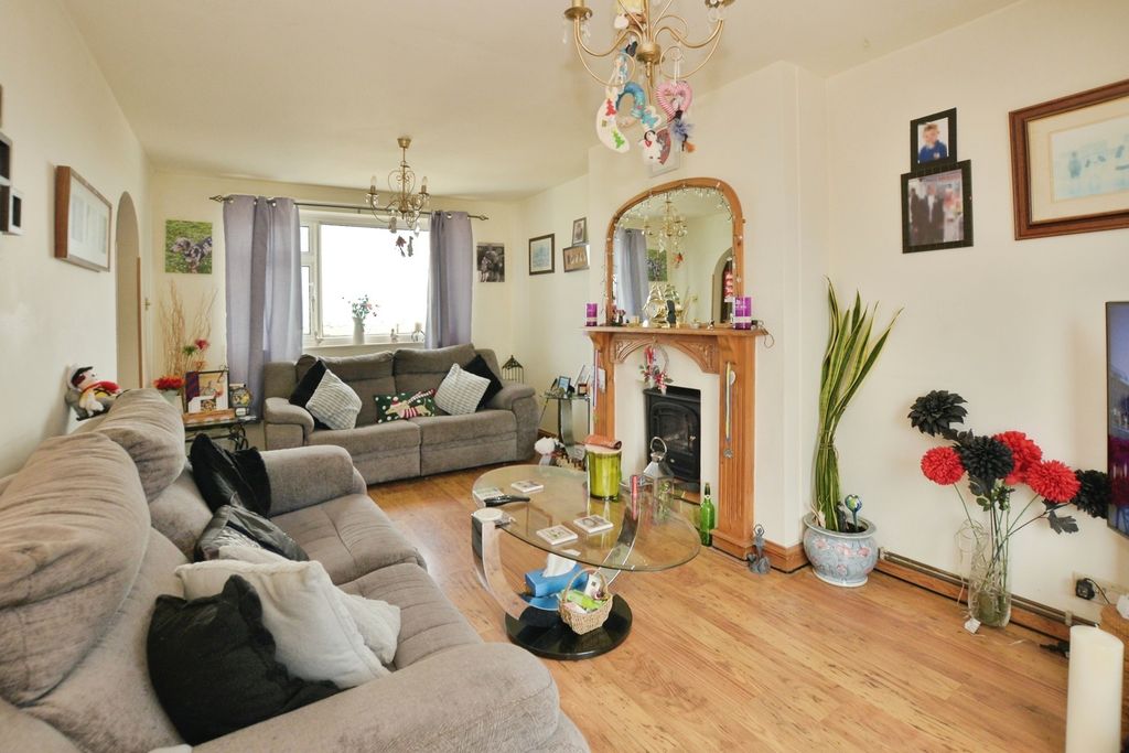 Property photo 3 of 18 Pbox-Img.Jpg