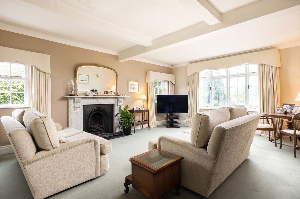 Property photo 3 of 24 Sitting Room