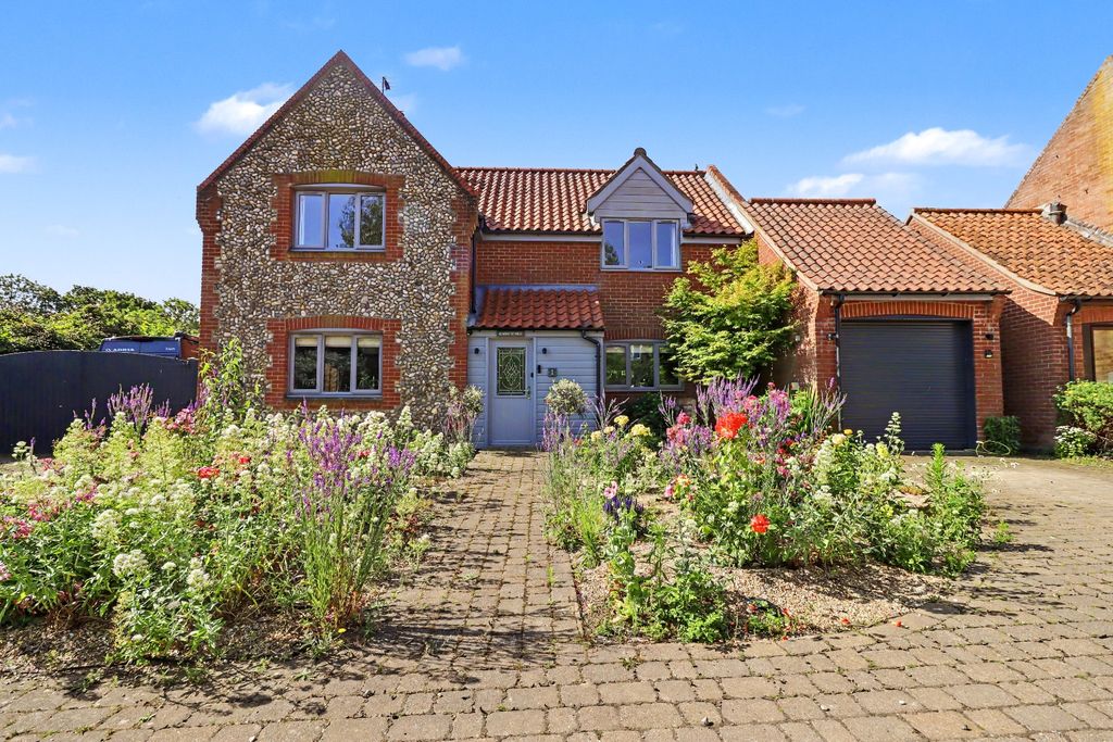 Property photo 1 of 33 4864621