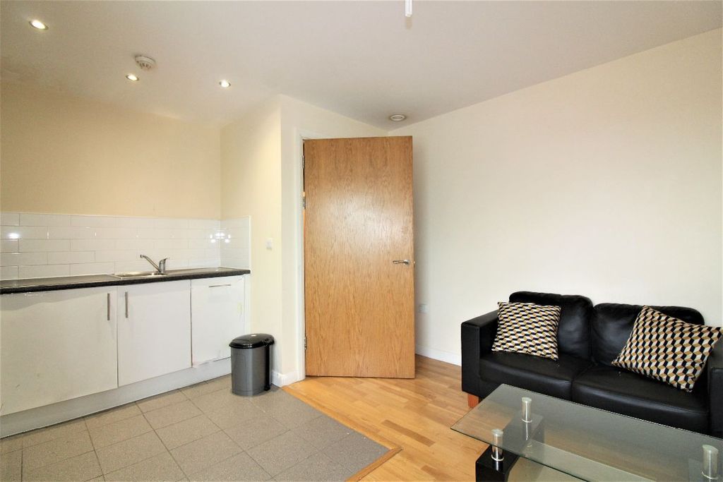 Property photo 2 of 6