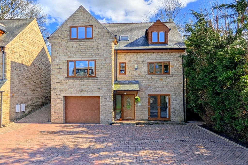 Property photo 1 of 35 Tofts Grove Ewemove Brighouse (35)