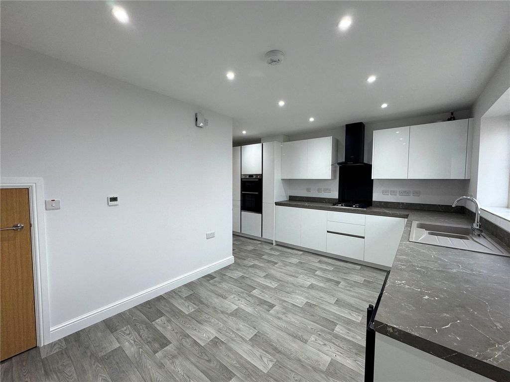 Property photo 2 of 11 Picture No. 03