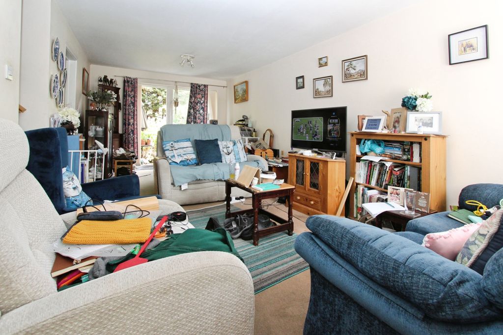 Property photo 2 of 6