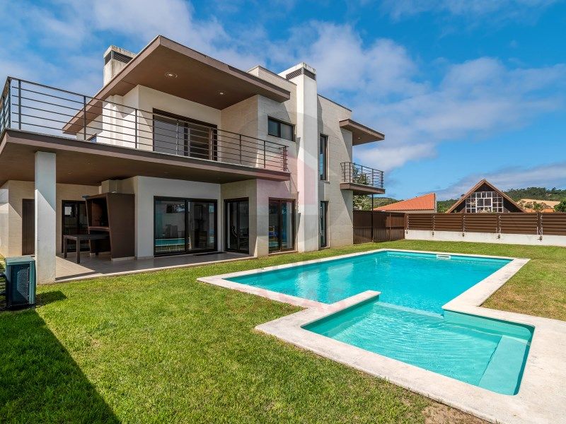 Property photo 1 of 50
