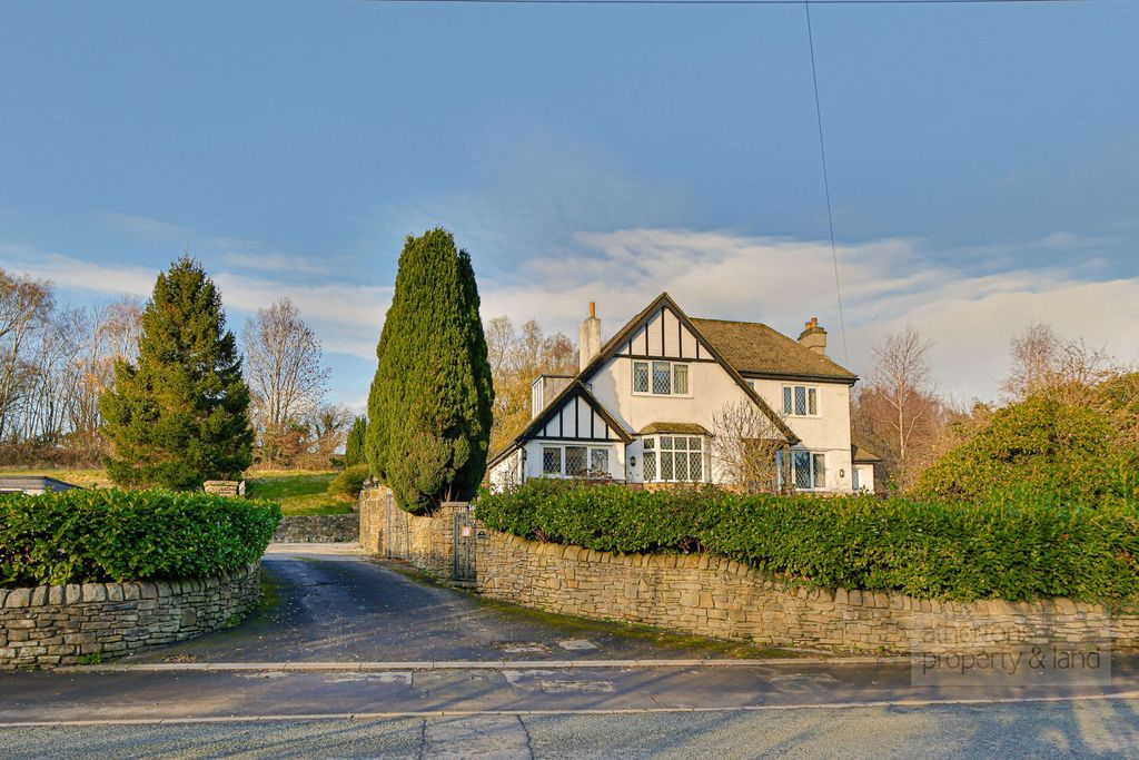 Property photo 1 of 32
