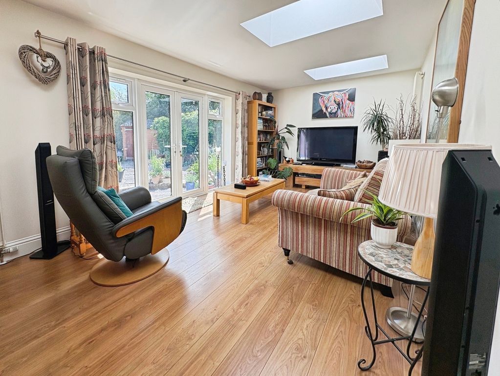 Property photo 2 of 15 Pbox-Img.Jpg