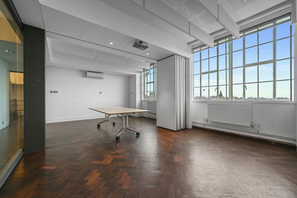 Property photo 2 of 7 Ht-Bc-361Cityroad-7.Jpg