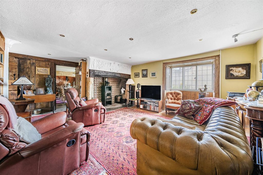 Property photo 2 of 16 Sitting Room