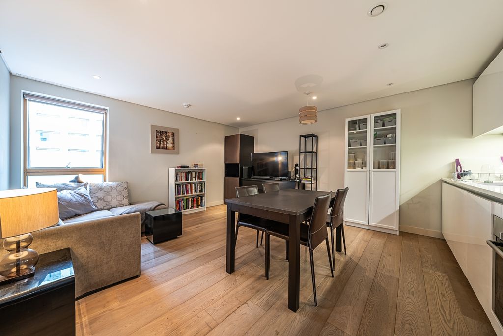 Property photo 1 of 8 Reception