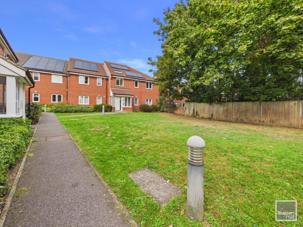 Property photo 1 of 12