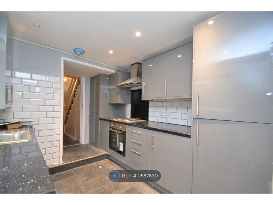 Property photo 2 of 13 Kitchen