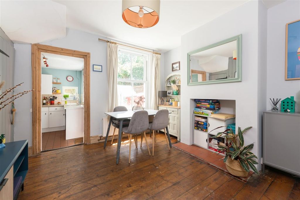 Property photo 3 of 14