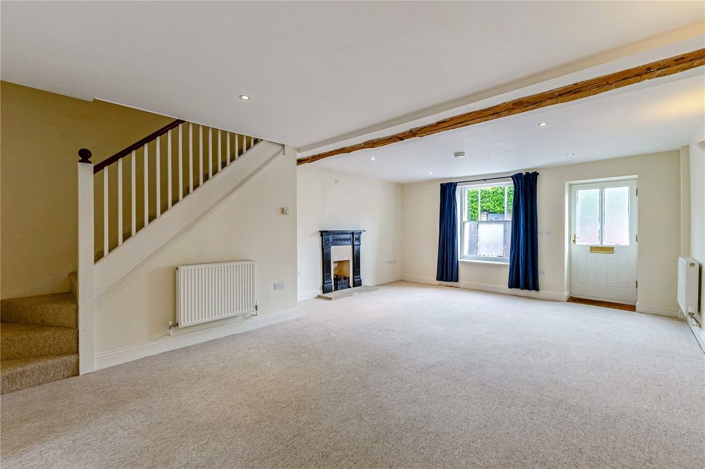 Property photo 2 of 15 Sitting Room