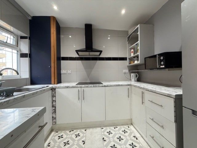 Property photo 1 of 11 5