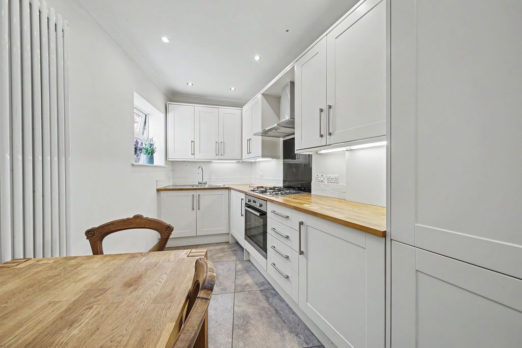 Property photo 2 of 28 Kitchen Diner