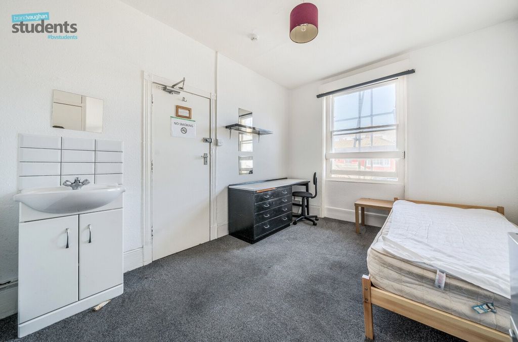 Property photo 1 of 12 Picture No. 15