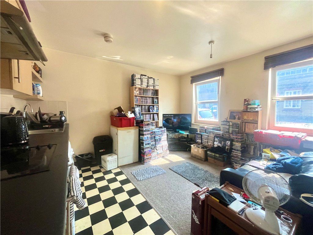 Property photo 2 of 7 Kitchen/Living Room