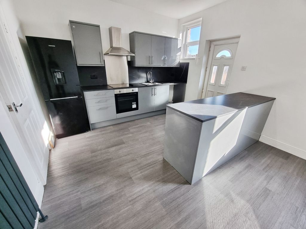 Property photo 3 of 8 Photo 15