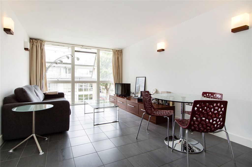 Property photo 3 of 8 Reception Room