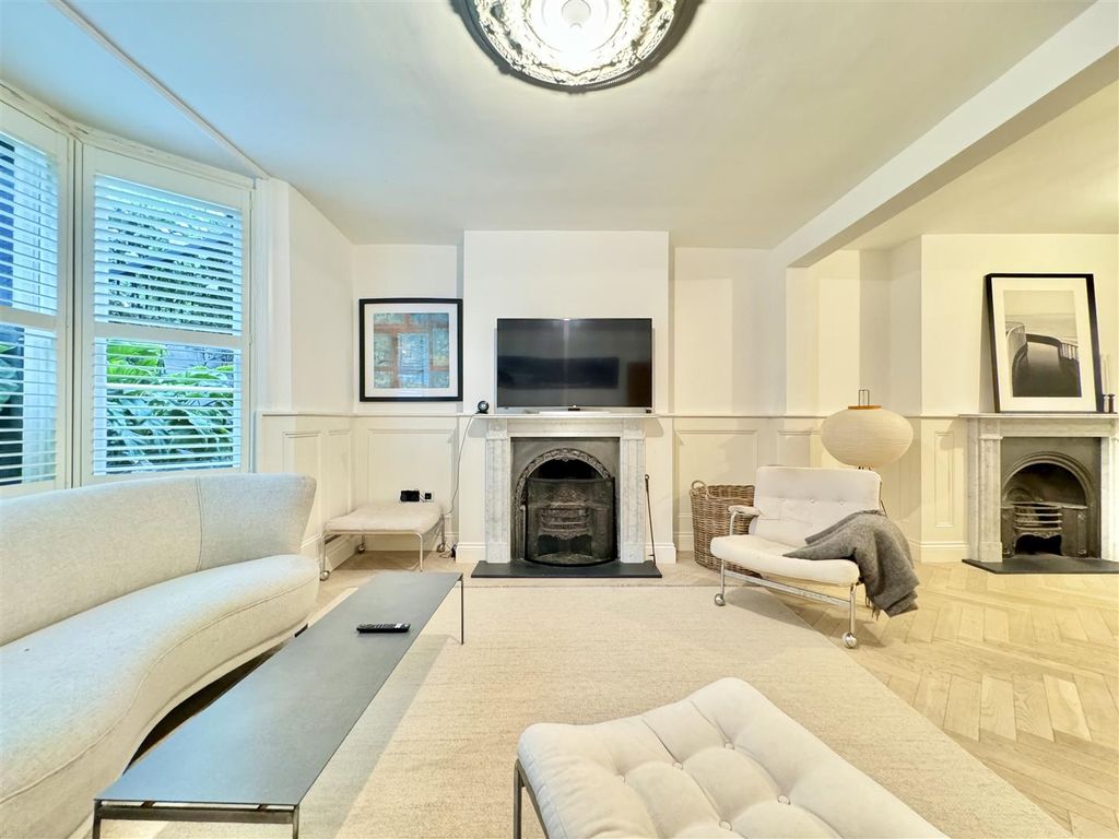 Property photo 1 of 34