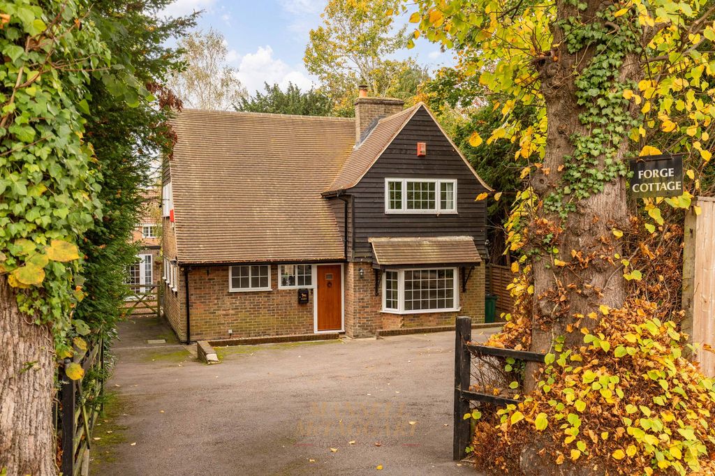 Property photo 1 of 32