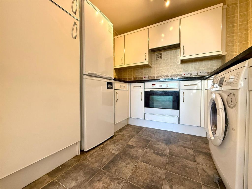 Property photo 2 of 28 Ea282678-01E8-4Ec0-Bd42-4Dd61846B246.Jpg