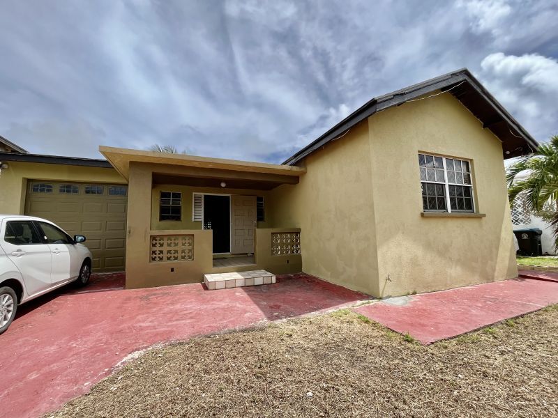 Property photo 2 of 11