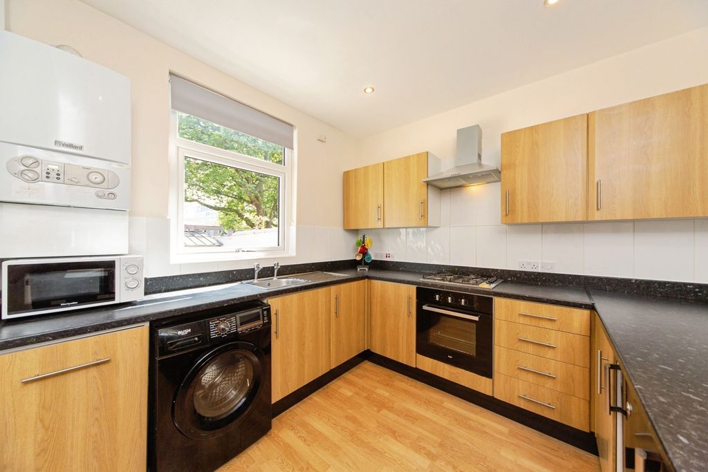 Property photo 3 of 20 Pbox-Img.Jpg