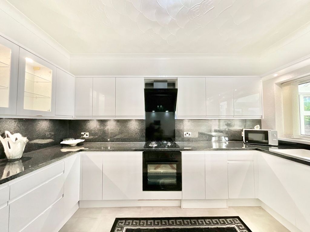 Property photo 3 of 26