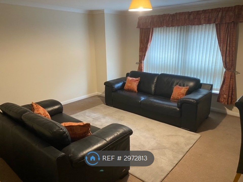 Property photo 3 of 17 Lounge 1