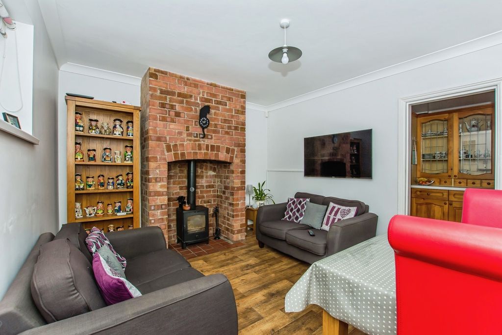 Property photo 2 of 17 Photo