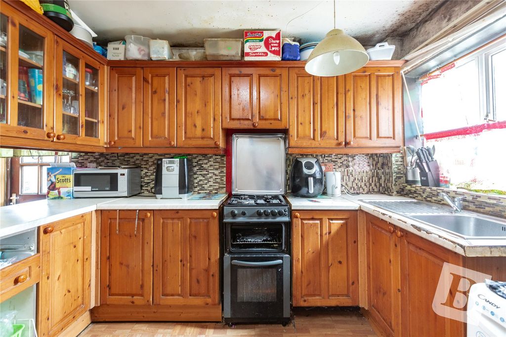 Property photo 2 of 15 Kitchen