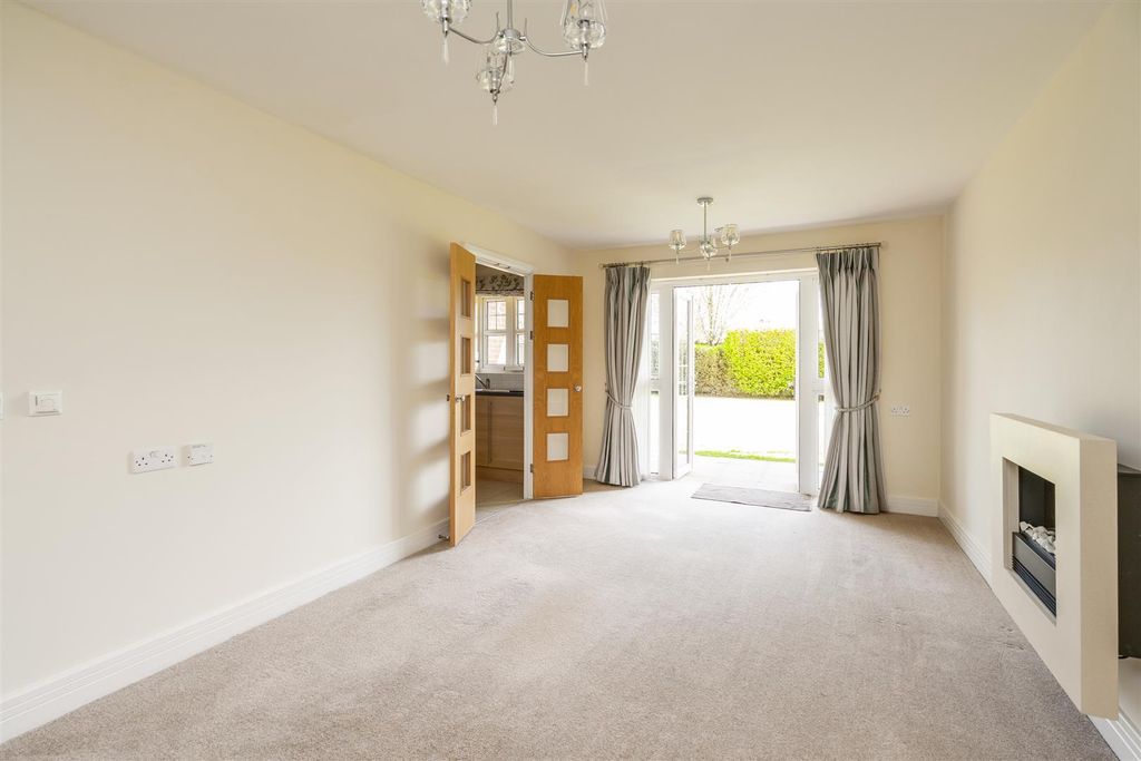 Property photo 2 of 13 Apartment 4 Ravenshaw Court_6.Jpg